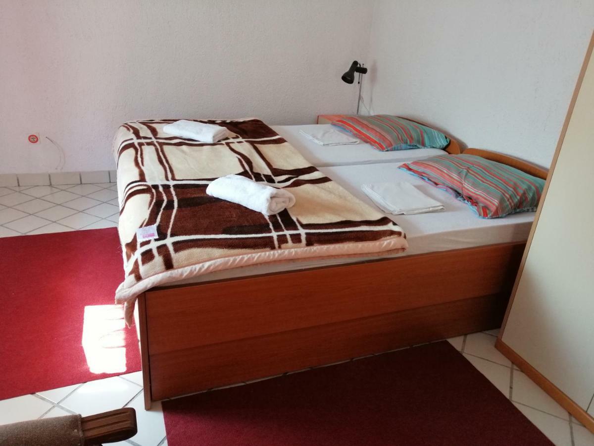 Apartment Bozic 弗尔博夫斯科 外观 照片